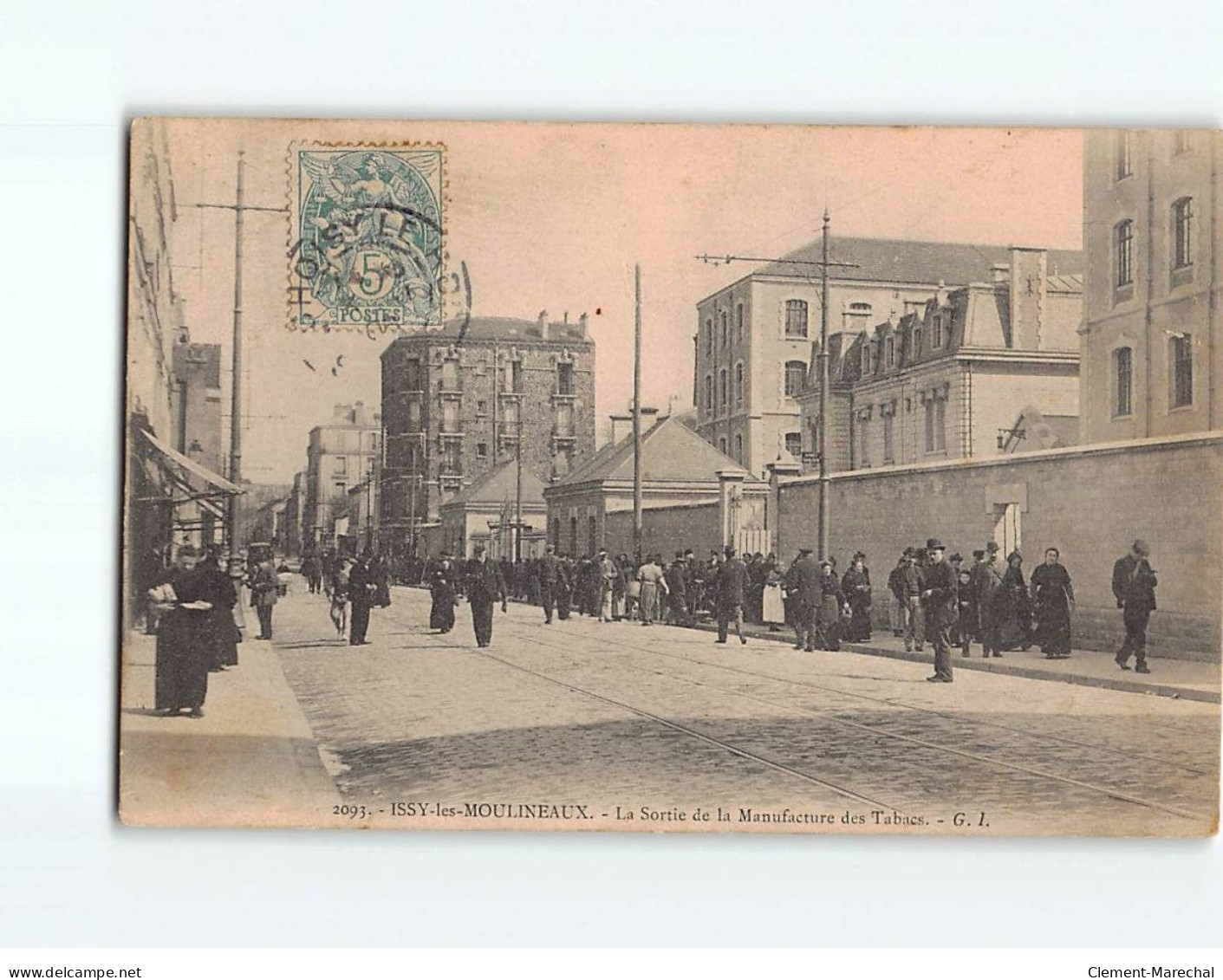 ISSY LES MOULINEAUX : La Sortie De La Manufacture Des Tabacs - état - Issy Les Moulineaux