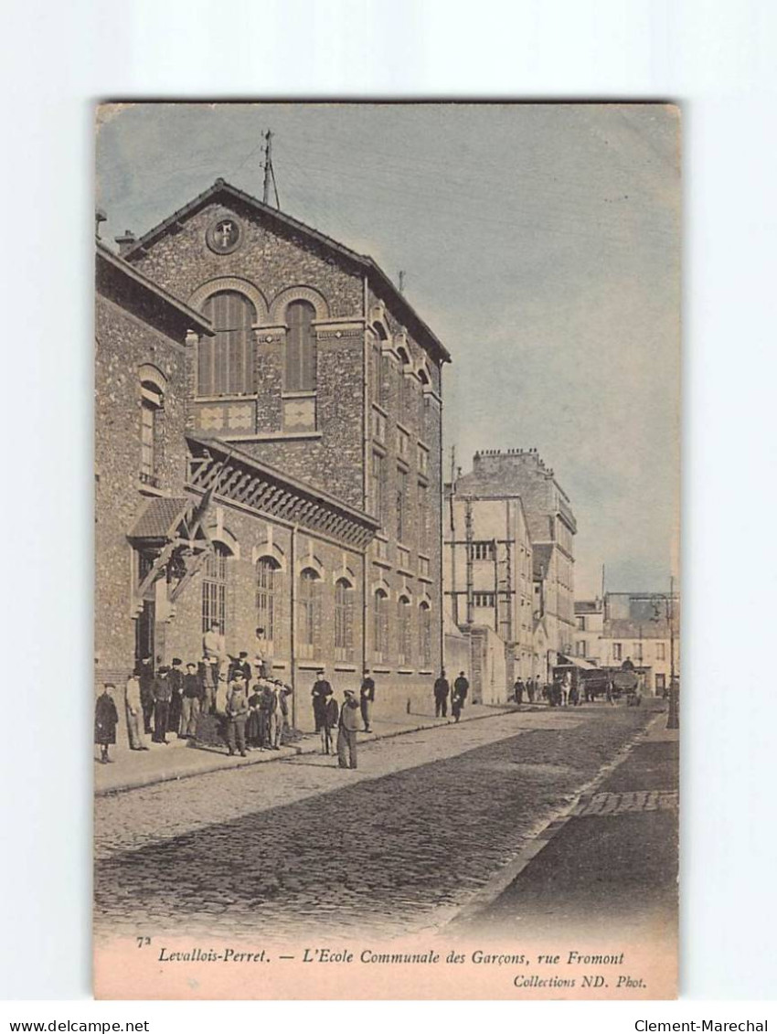 LEVALLOIS PERRET : L'Ecole Communale Des Garçons, Rue Fromont - état - Levallois Perret