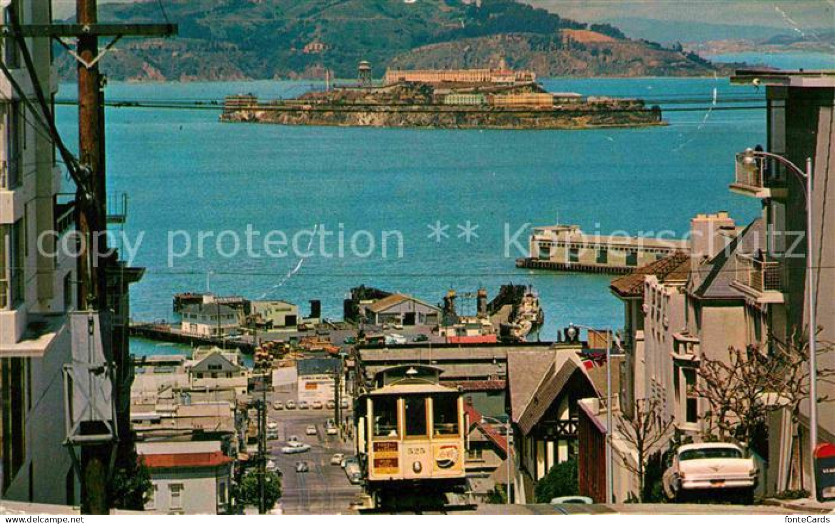 72637666 San_Francisco_California Cable Car On San Francisco Hill Alcatraz Bay - Otros & Sin Clasificación