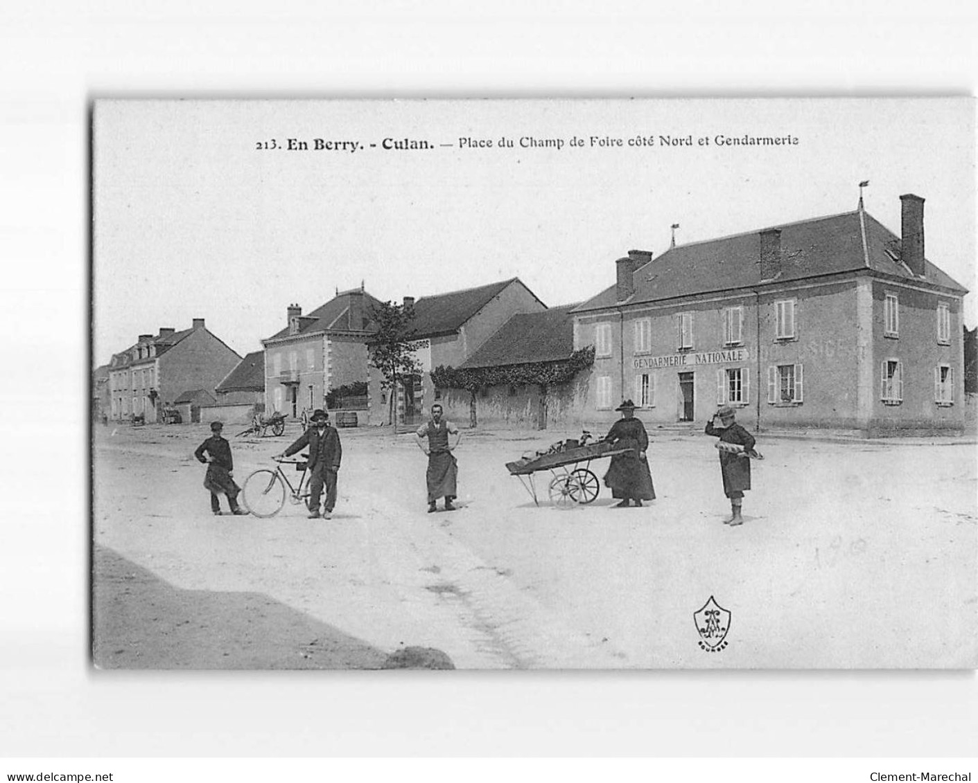 CULAN : Place Du Champ De Foire Côté Nord Et Gendarmerie -  état - Culan