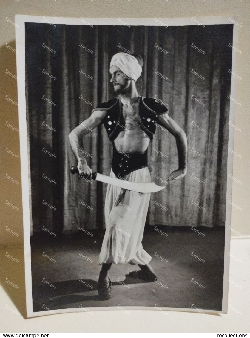 Ballet Dancer Photo Warrior With A Sword To Identify.. 115x80 Mm - Andere & Zonder Classificatie