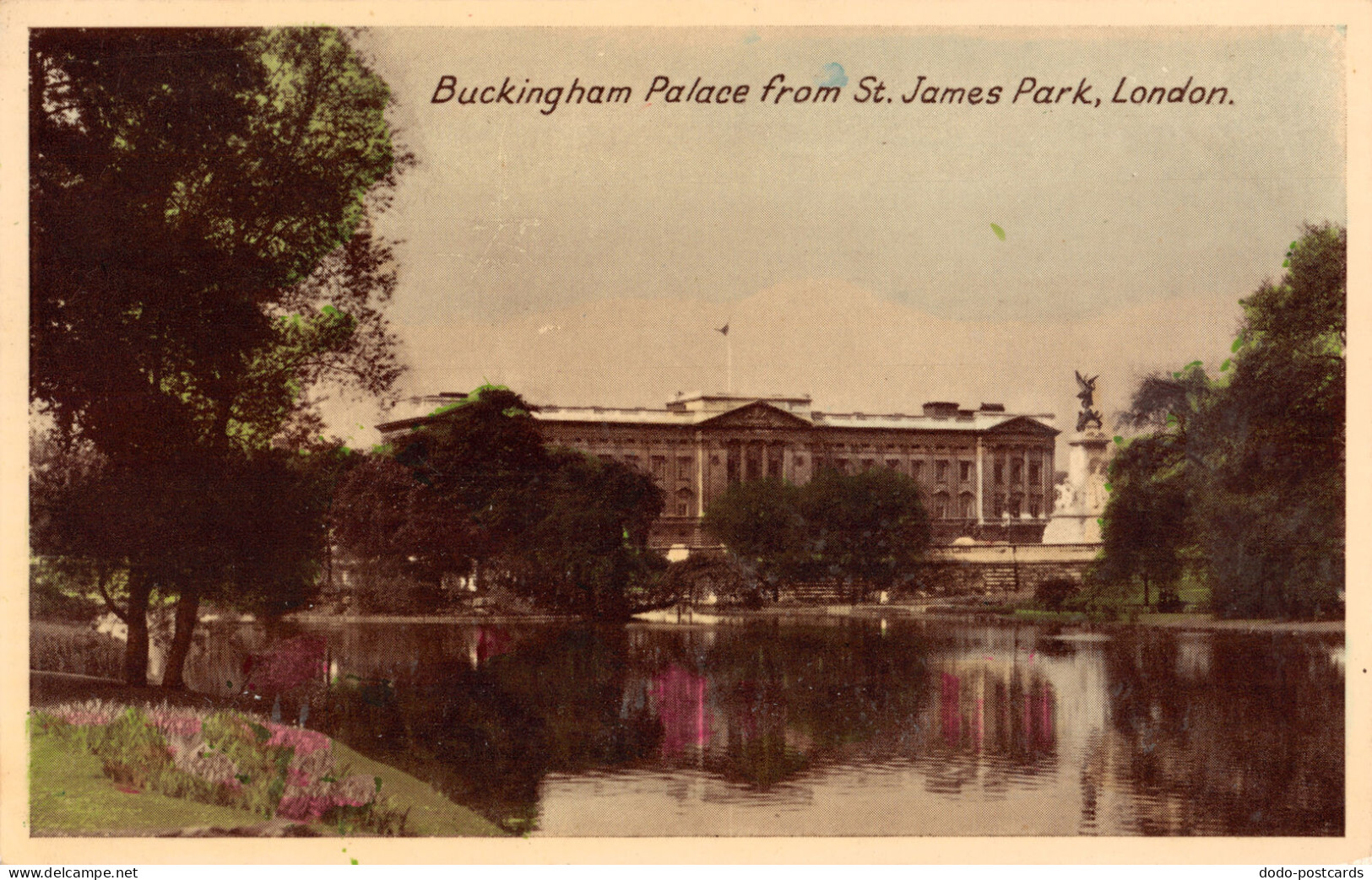 R299504 London. Buckingham Palace From St. James Park. Postcard - Andere & Zonder Classificatie