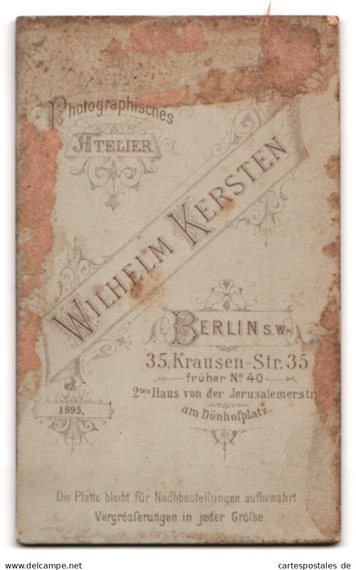 Fotografie Wilhelm Kersten, Berlin, Krausen-Strasse 35, Bürgerliche Dame In Puffärmelkleid  - Anonieme Personen