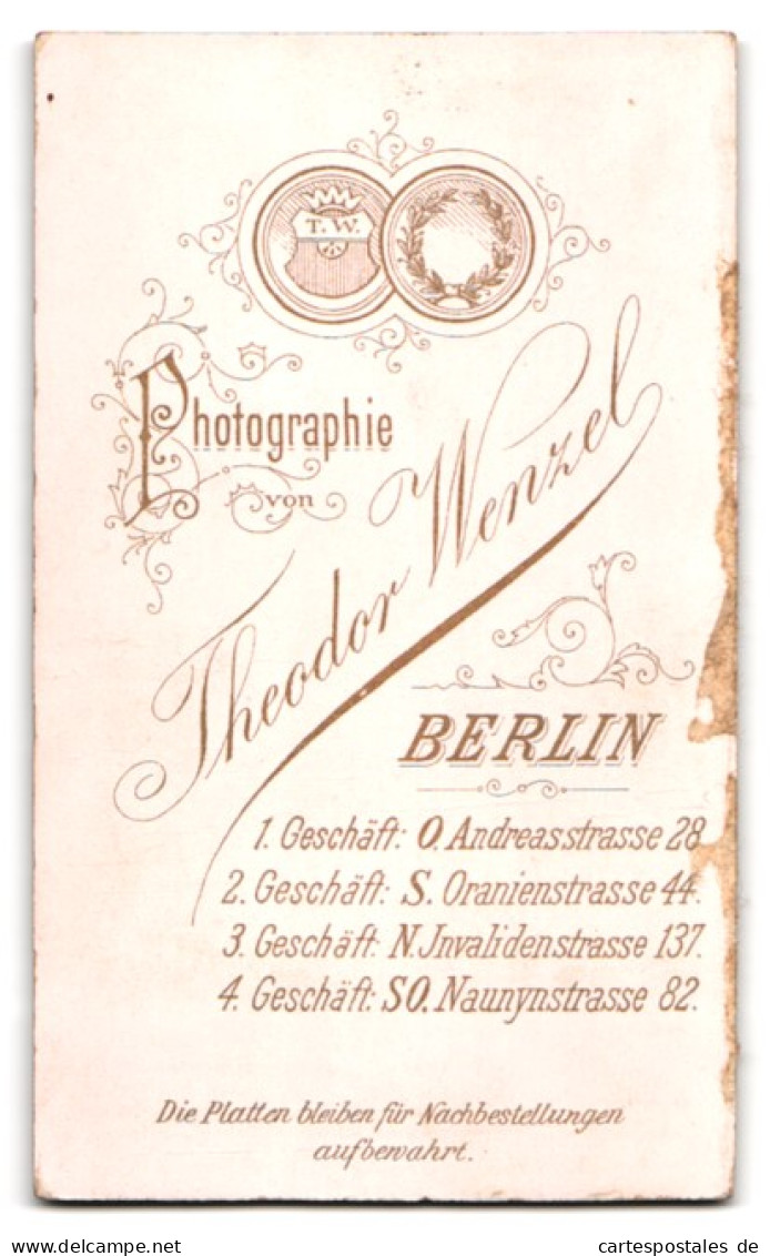 Fotografie Theodor Wenzel, Berlin, Naunyn-Strasse 82, Kleines Mädchen Mit Körbchen  - Personas Anónimos