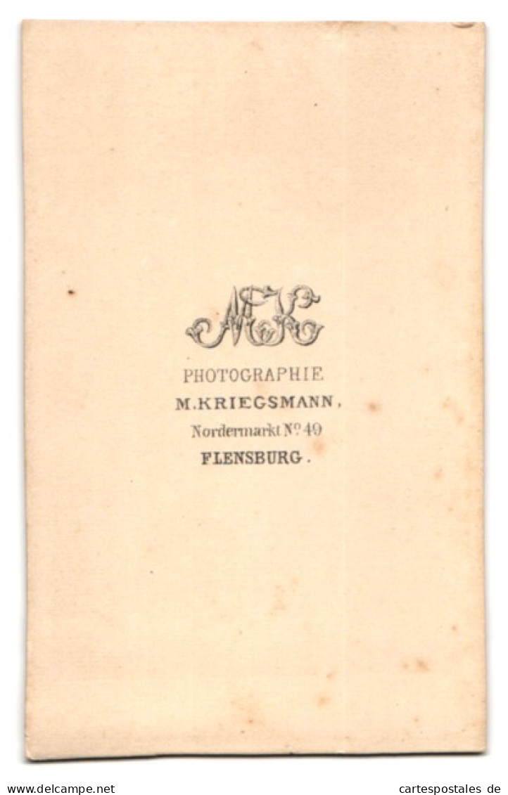 Fotografie M.Kriegsmann, Flensburg, Nordermarkt 49, Niedlicher Knabe Mit Segelohren Im Sonntagsanzug  - Anonymous Persons