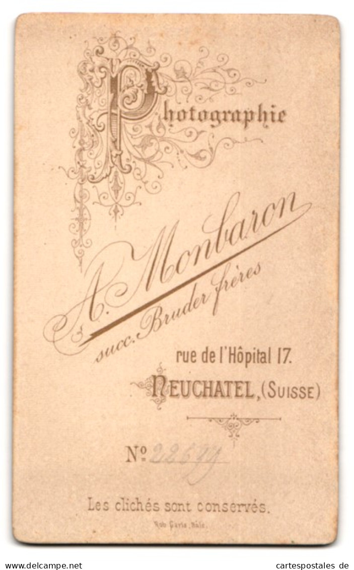 Fotografie A. Monbaron, Neuchâtel, 17, Rue De L`Hôpital, Portrait Mädchen Im Kleid Mit Kleinkind Und Spielzeugpferd  - Anonymous Persons