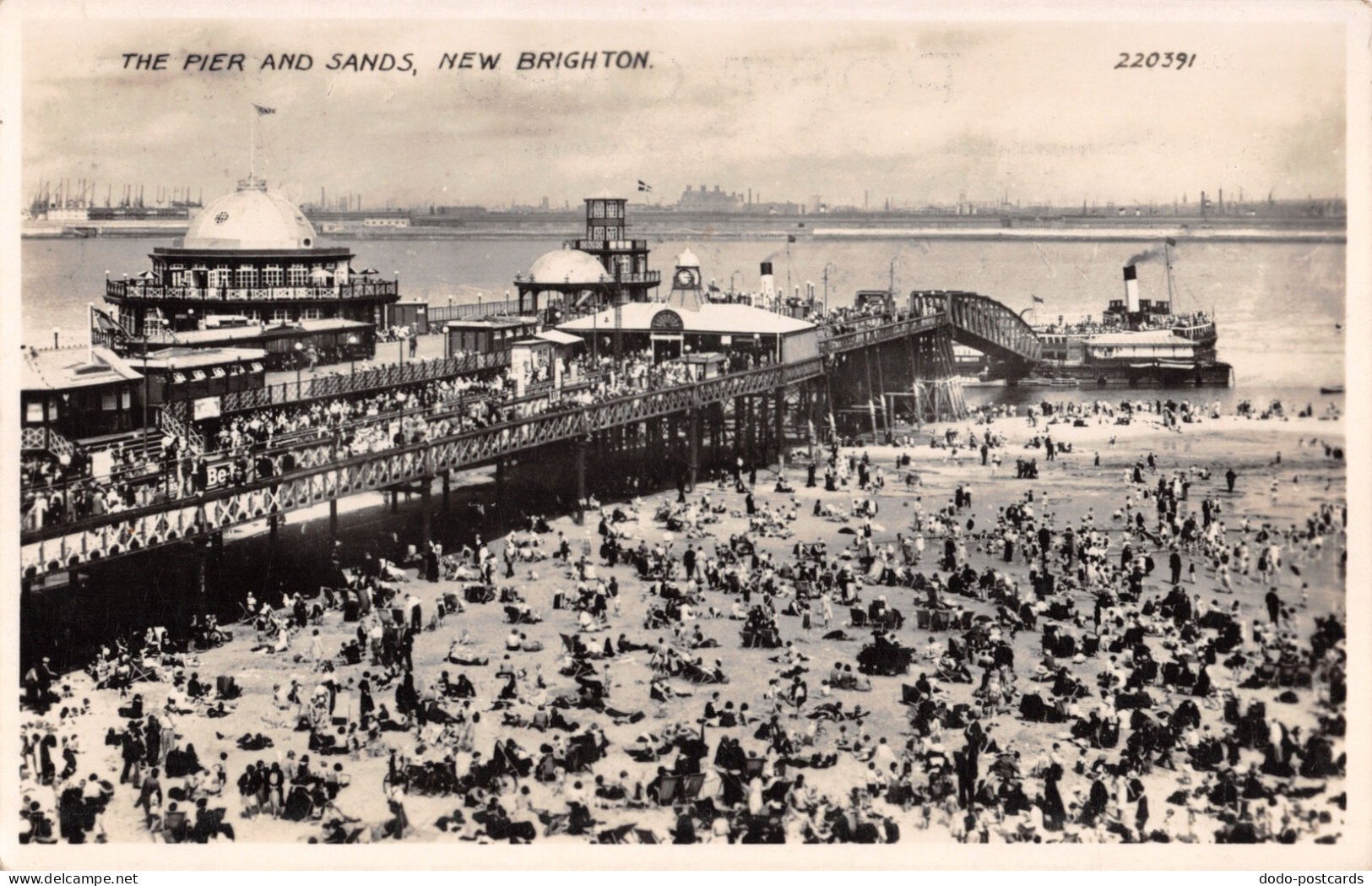 R293939 The Pier And Sands New Brighton. 220391. RP. Post Card - Wereld