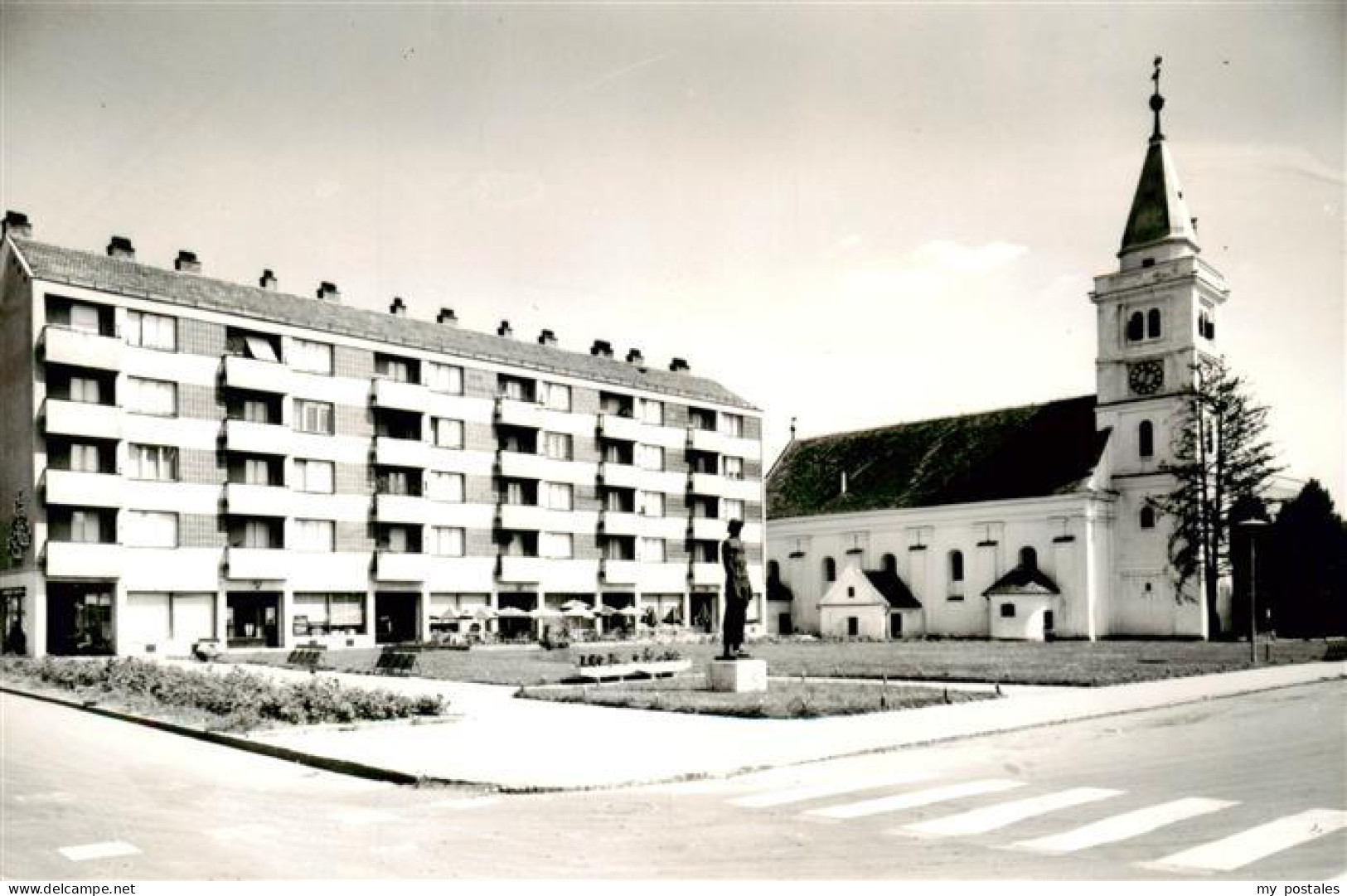 73945231 Hódmezõvásárhely_HU Kossuth Lajos Platz Kirche - Ungarn