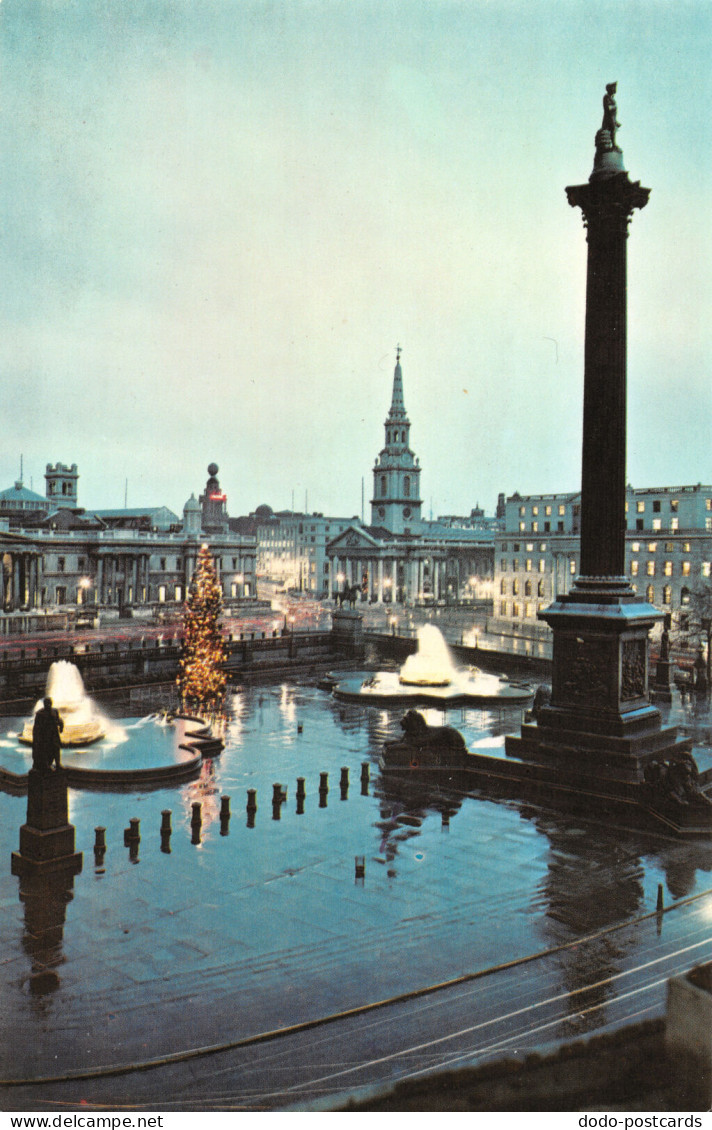 R299846 London. Trafalgar Square By Night. Postcard - Other & Unclassified
