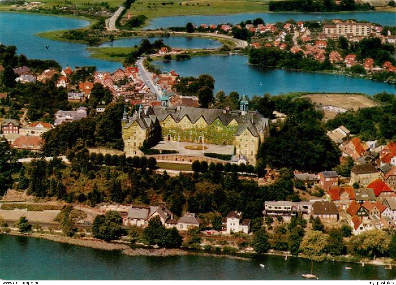 73903808 Ploen See Teilansicht Mit Schloss Seenlandschaft Holsteinische Schweiz - Plön