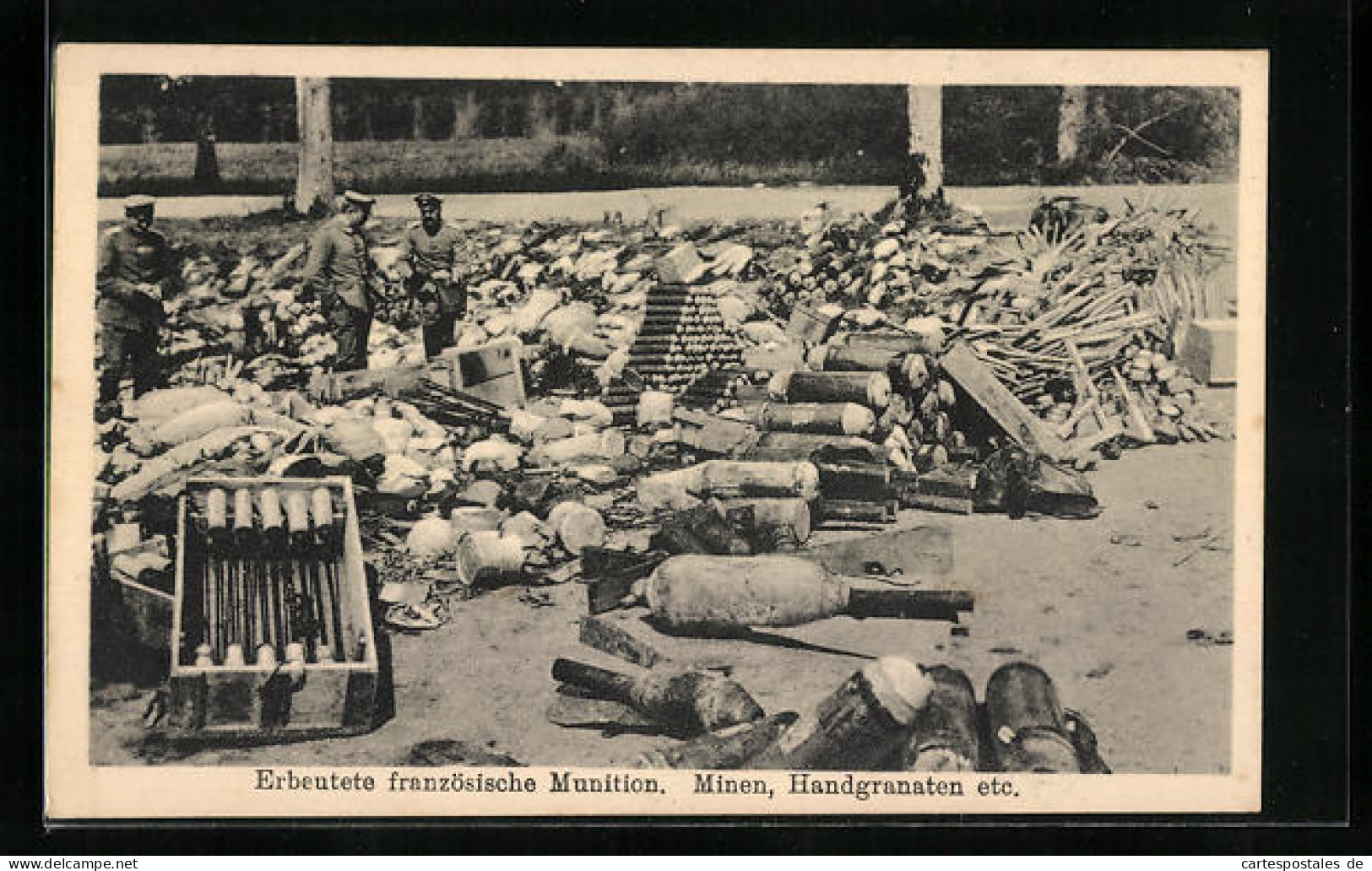 AK Erbeutete Französische Munition - Minen, Handgranaten Etc.  - Weltkrieg 1914-18