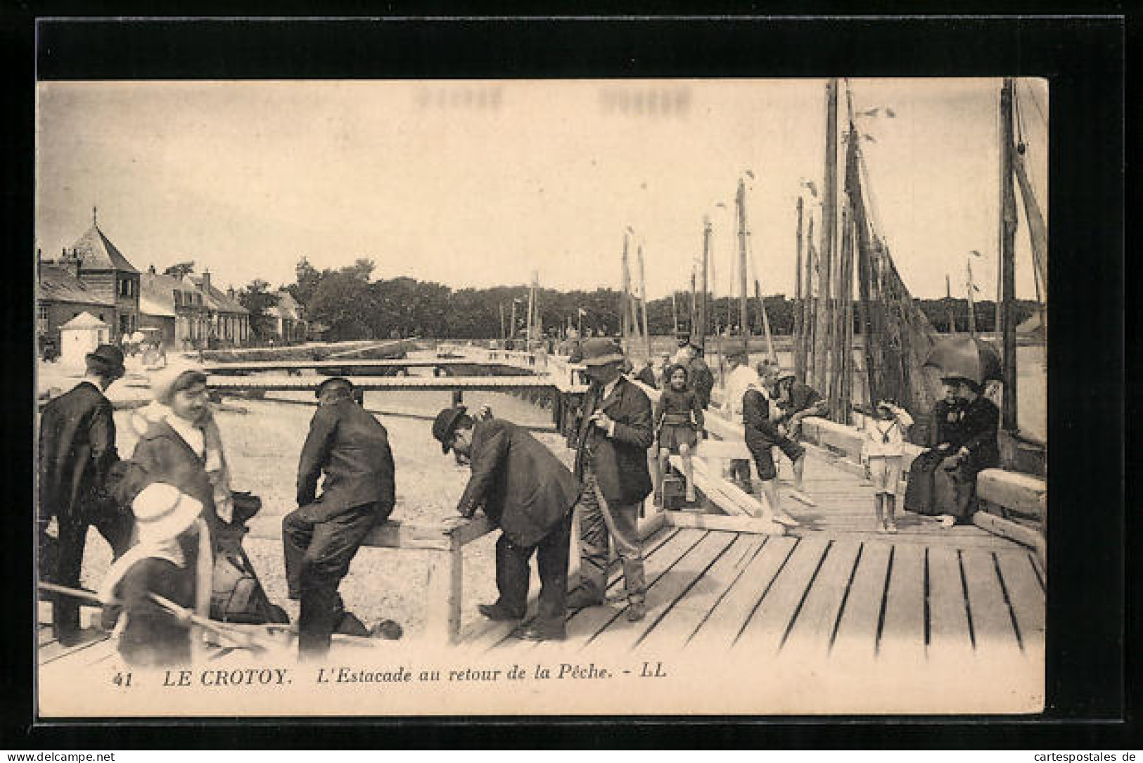 CPA Le Crotoy, L`Estacade Au Retour De La Peche  - Le Crotoy