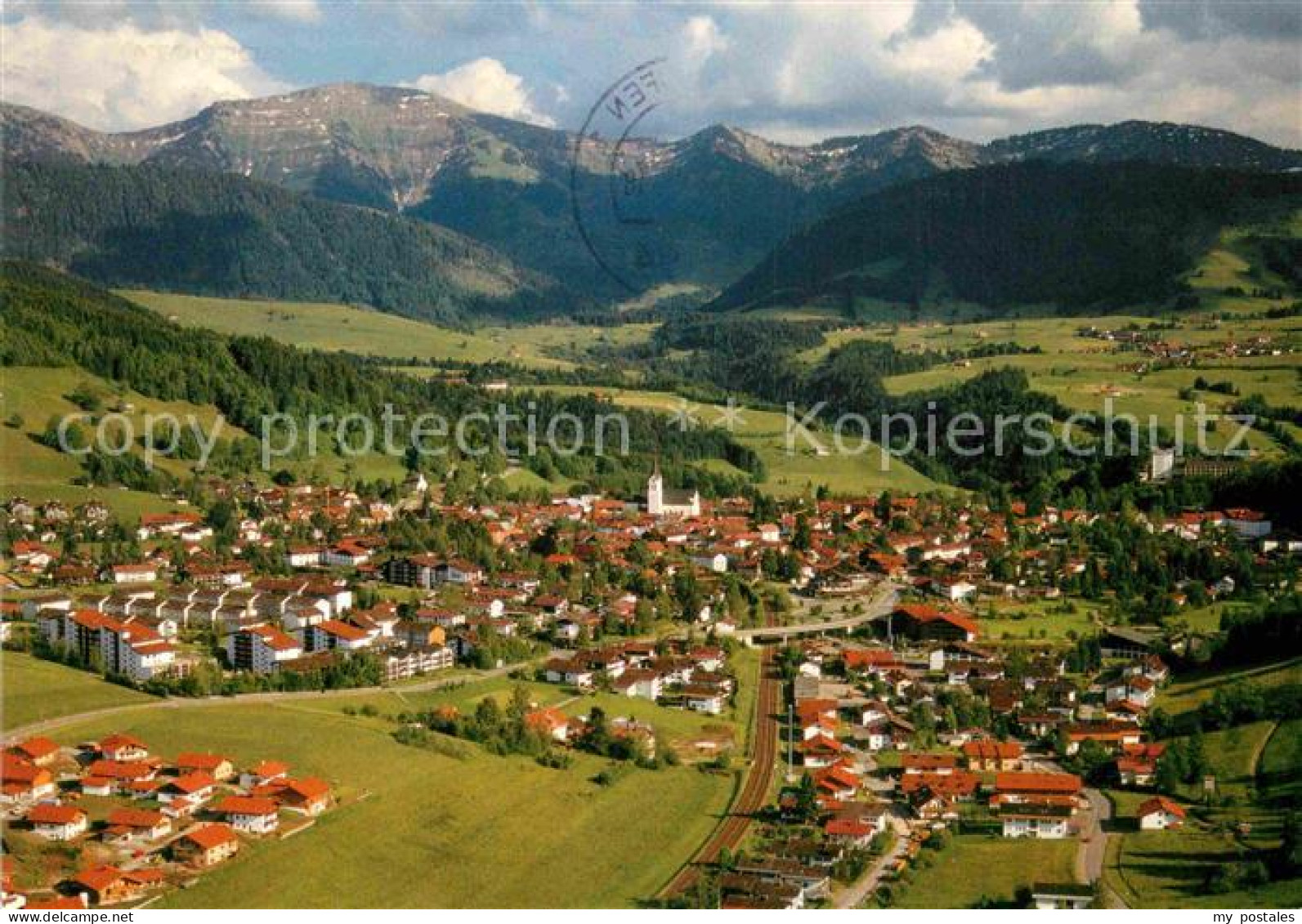 72868760 Oberstaufen Mit Hochgrat Und Rindalphorn Allgaeuer Alpen Fliegeraufnahm - Oberstaufen