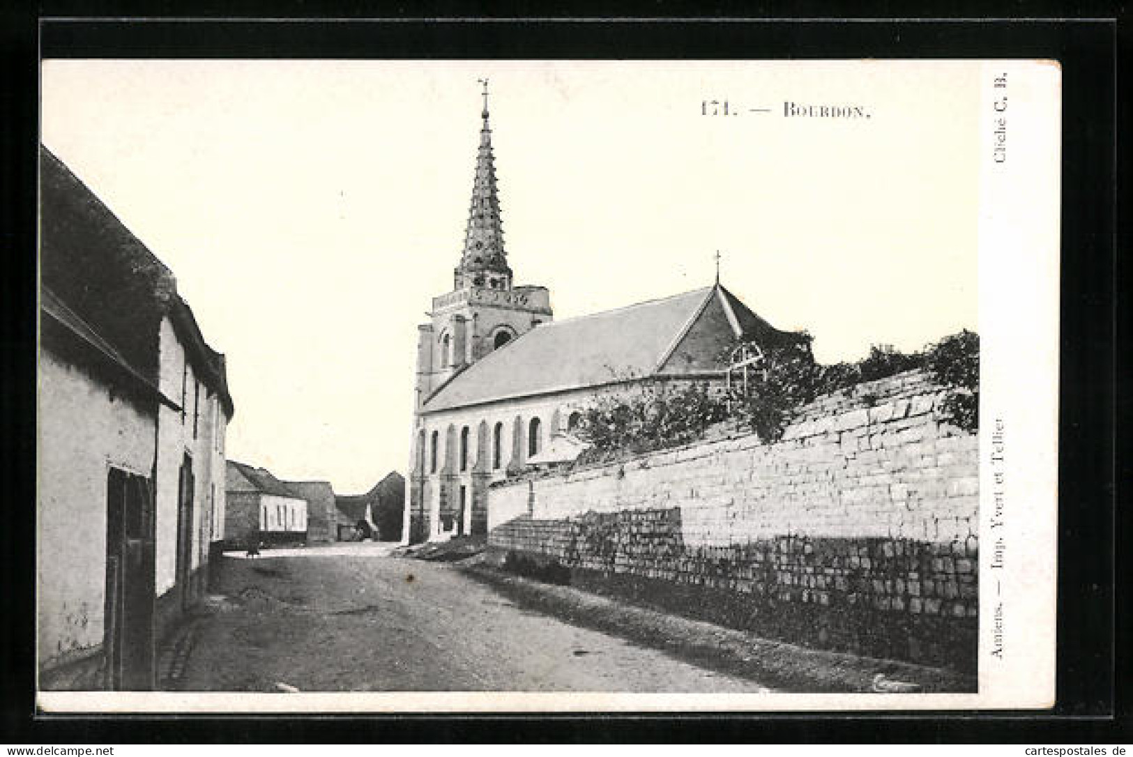 CPA Bourdon, Vue De La Rue Avec L'Église  - Autres & Non Classés