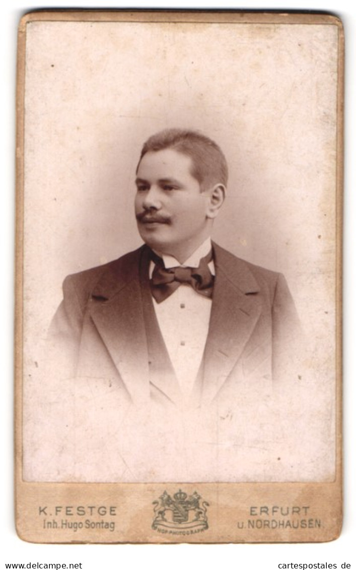 Fotografie K. Festge, Erfurt, Elegant Gekleideter Herr Mit Moustache  - Anonymous Persons