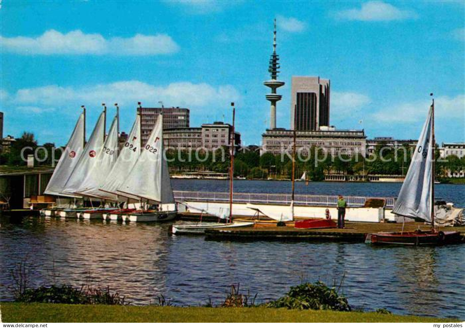 72867354 Hamburg Aussenalster Hotel Loews-Hamburg Plaza Fernsehturm Hamburg - Andere & Zonder Classificatie