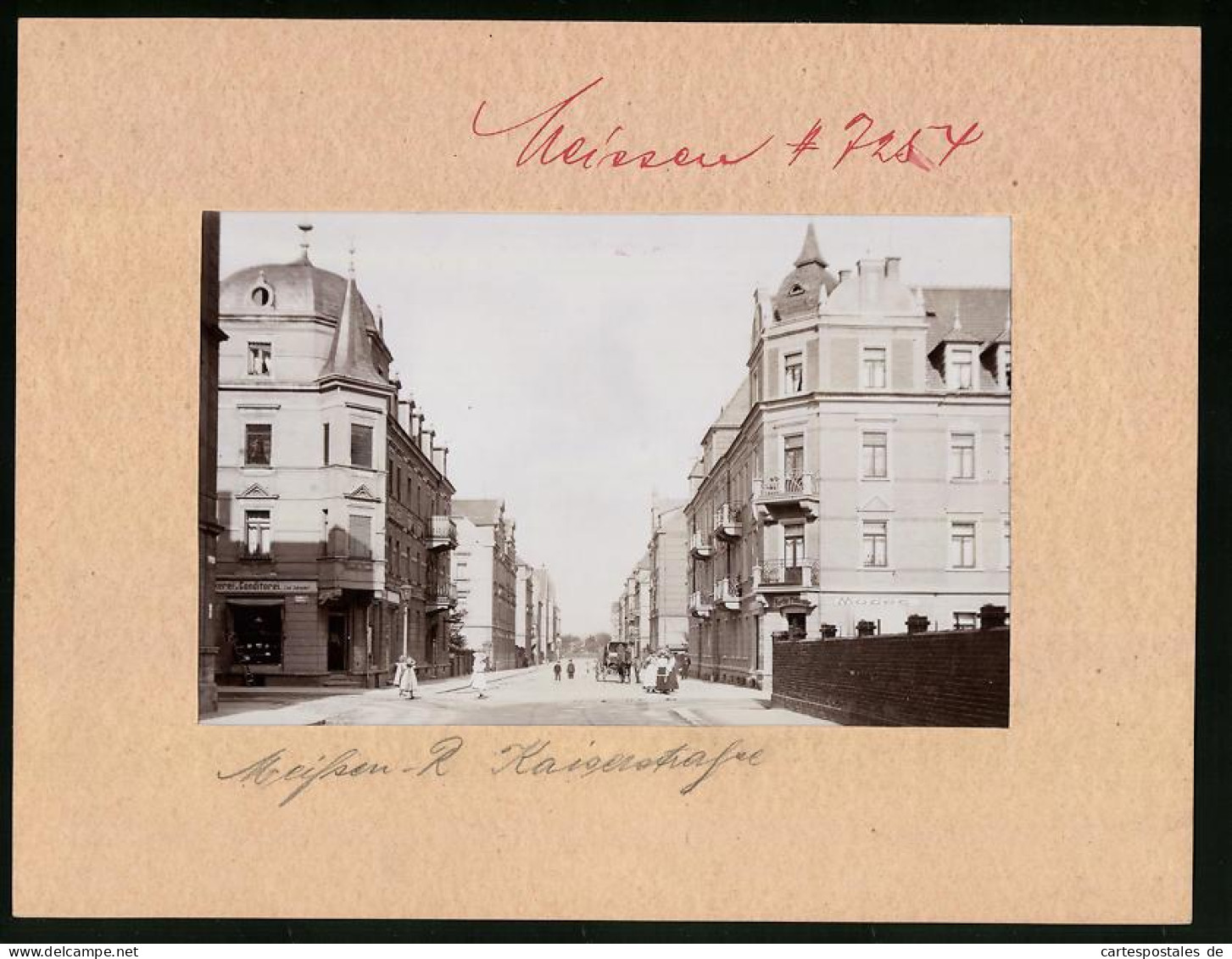 Fotografie Brück & Sohn Meissen, Ansicht Meissen I. Sa., Kaiserstrasse / LutherStrasse, Bäckerei Und Modegeschäft  - Places