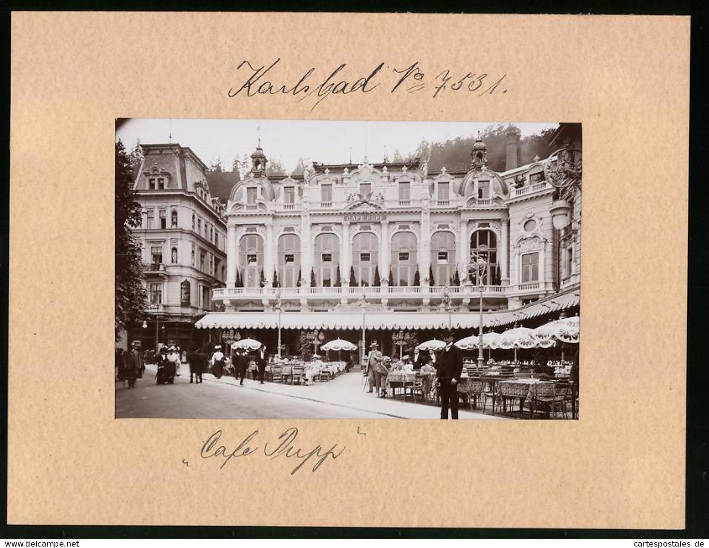 Fotografie Brück & Sohn Meissen, Ansicht Karlsbad, Partie Am Cafe Pupp Neben Dem Grand Hotel Pupp  - Orte