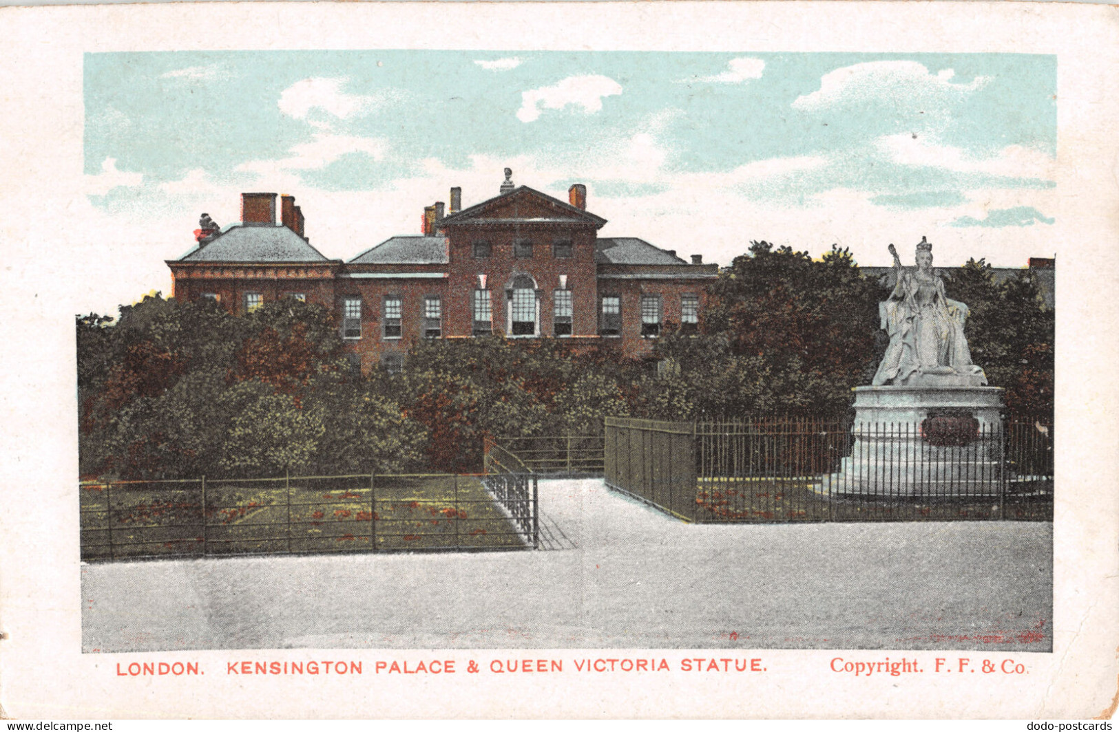 R297890 London. Kensington Palace And Queen Victoria Statue. F. F. Gottschalk Dr - Sonstige & Ohne Zuordnung