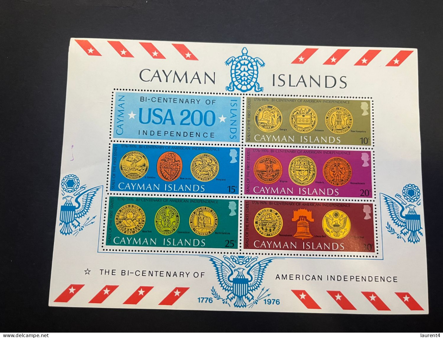 13-5-2024 (stamp) Mint (neuve) Mini-sheet - Cayman Island - US Bi-Centenary (showing Coins) 13,5 X 17 Cm - Iles Caïmans