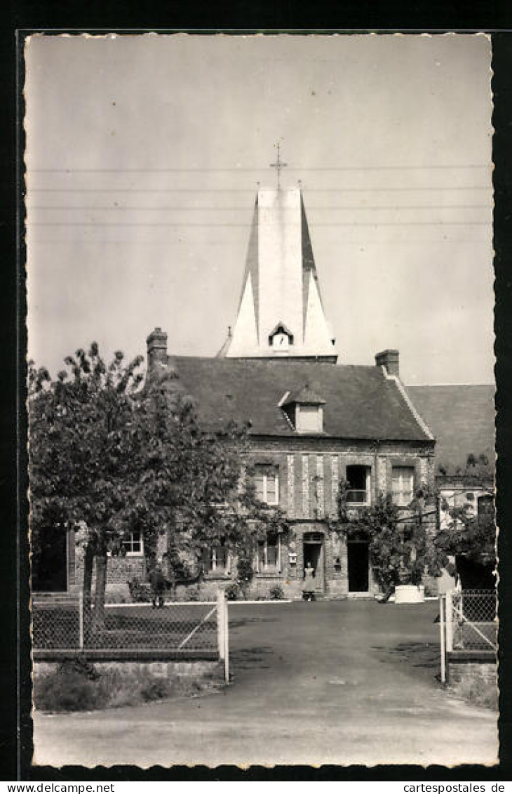 CPA Canville Les Deux Eglises, La Mairie Et L`école  - Autres & Non Classés