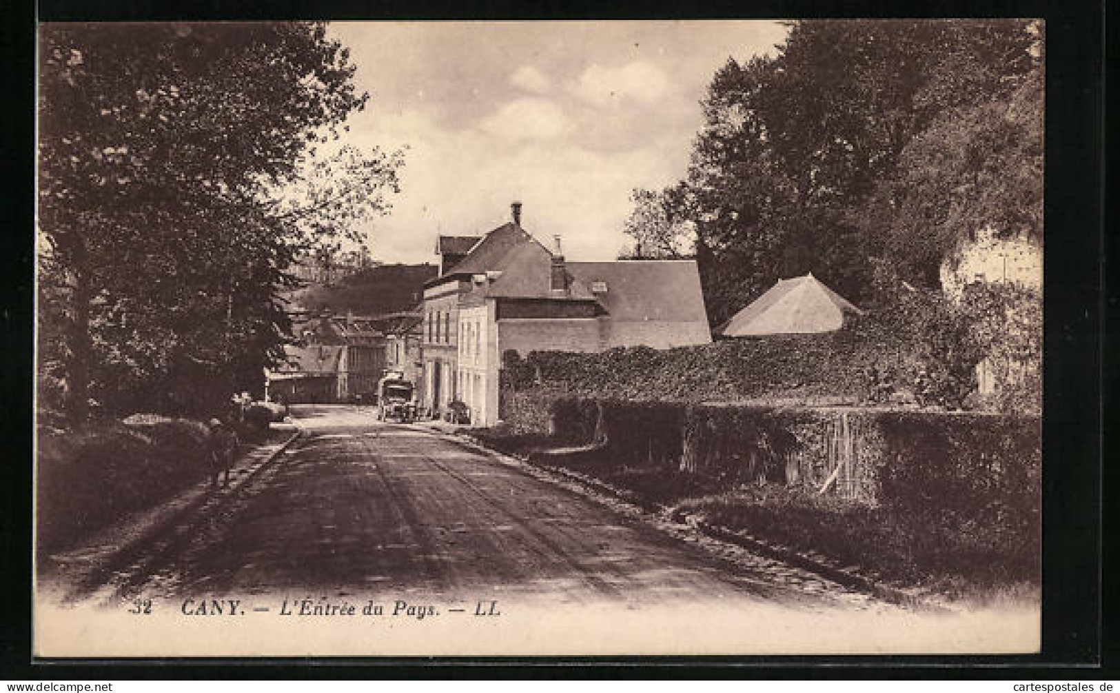 CPA Cany, L`Entrée Du Pays  - Autres & Non Classés