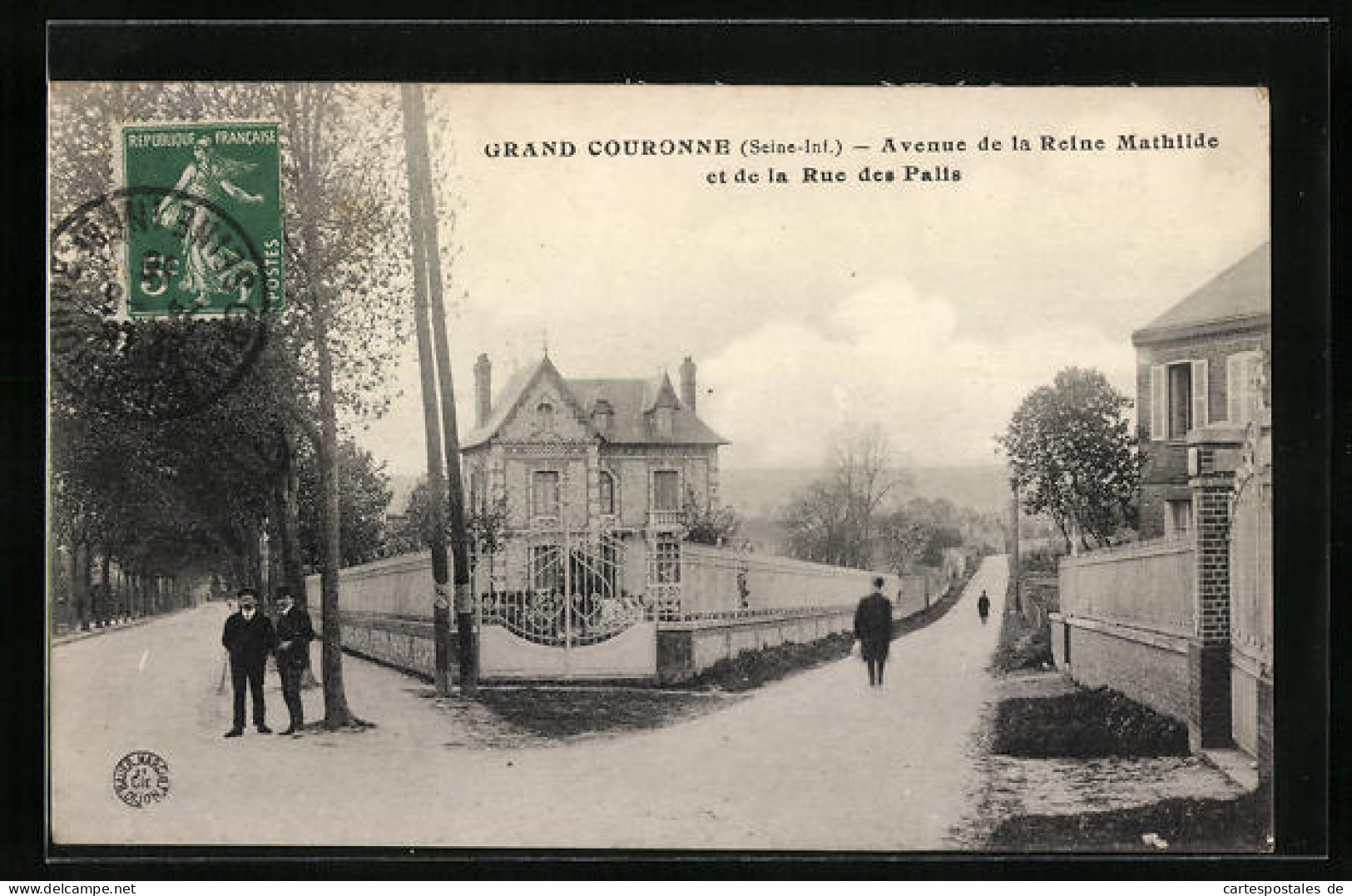 CPA Grand Couronne, Avenue De La Reine Mathilde Et De La Rue Des Palis  - Autres & Non Classés