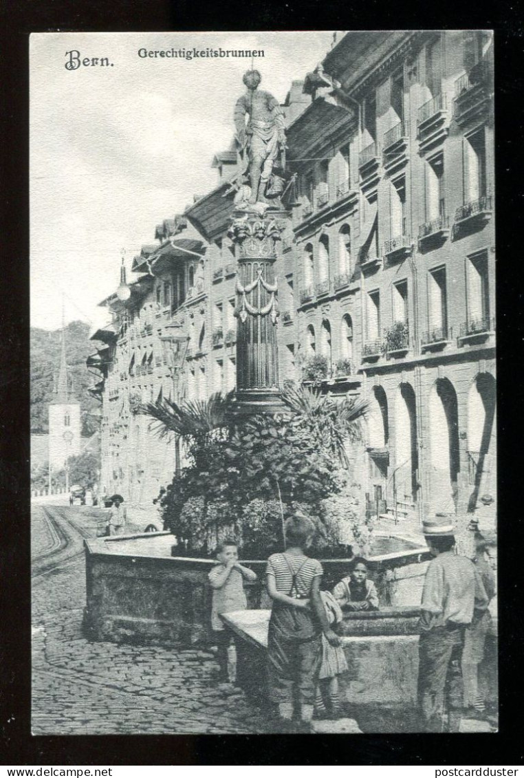 BERN Switzerland 1910s Boys At The Fountain (h427) - Berne