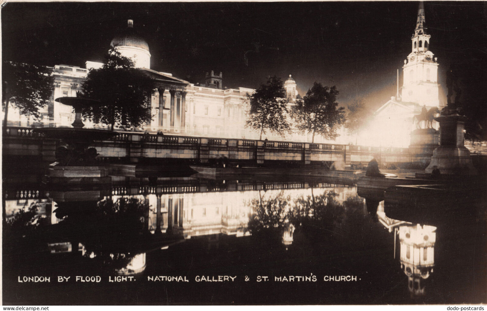 R299041 National Gallery And St. Martin Church. London By Flood Light. Photochro - Andere & Zonder Classificatie