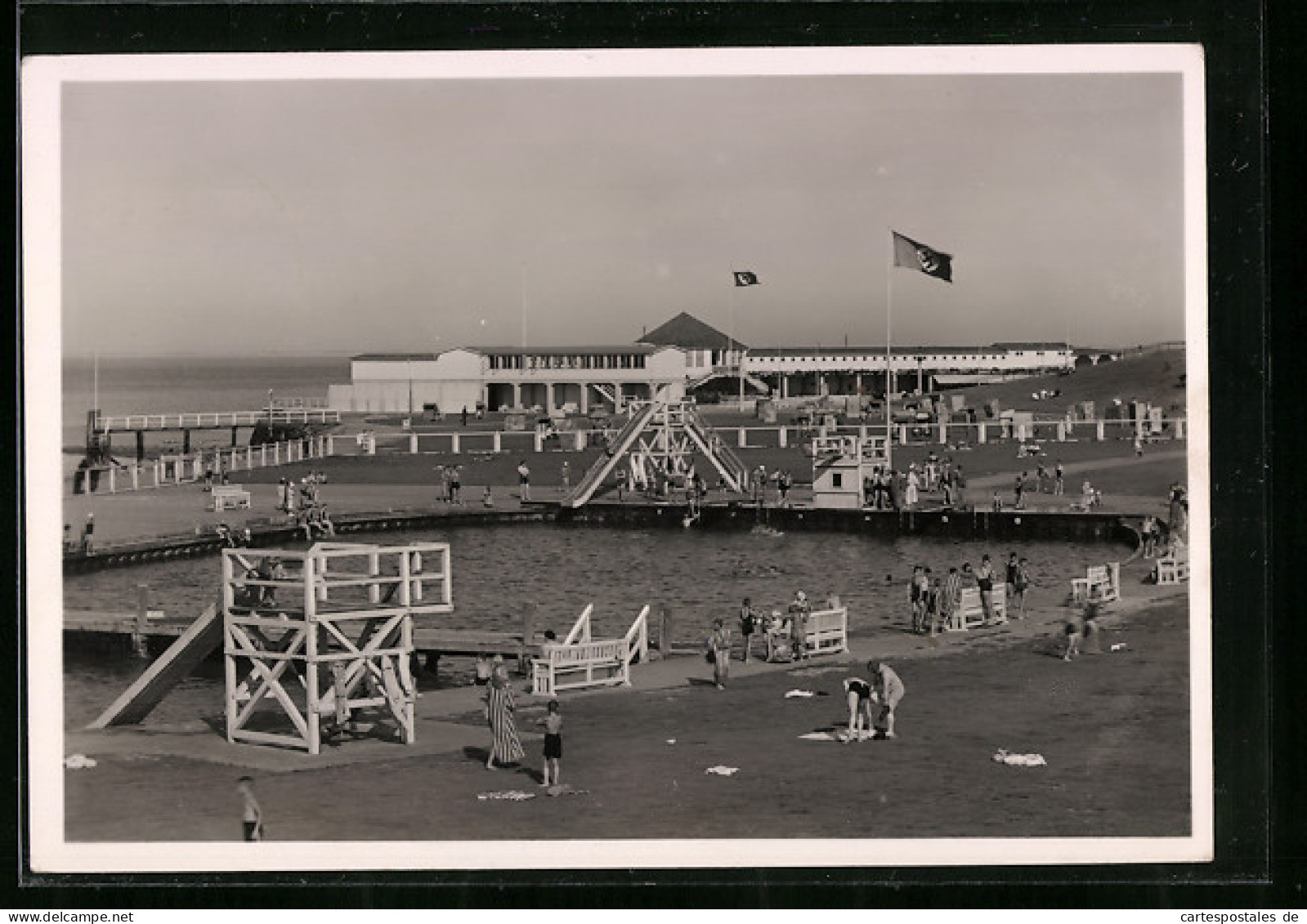 AK Cuxhaven, Strandbad Mit Seesteg Und Badegästen  - Cuxhaven