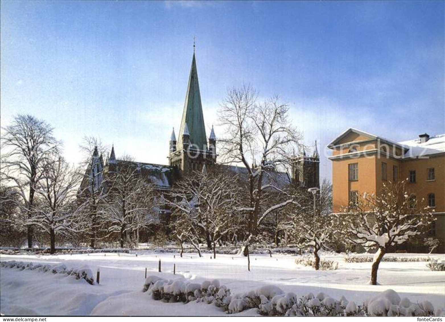 72576564 Trondheim Vinterdag Nidarosdomen Og Radhuset Winterzeit Trondheim - Norway