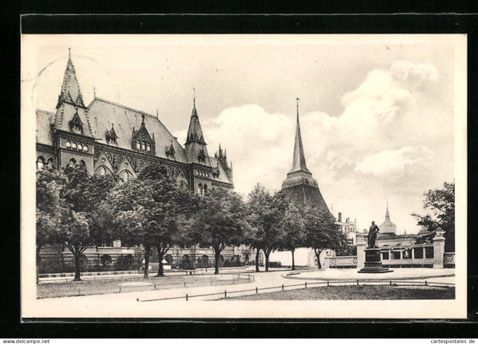 AK Rostock, Wallstr. Mit Ständehaus, Steintor Und Denkmal Friedr. Franz III.  - Rostock