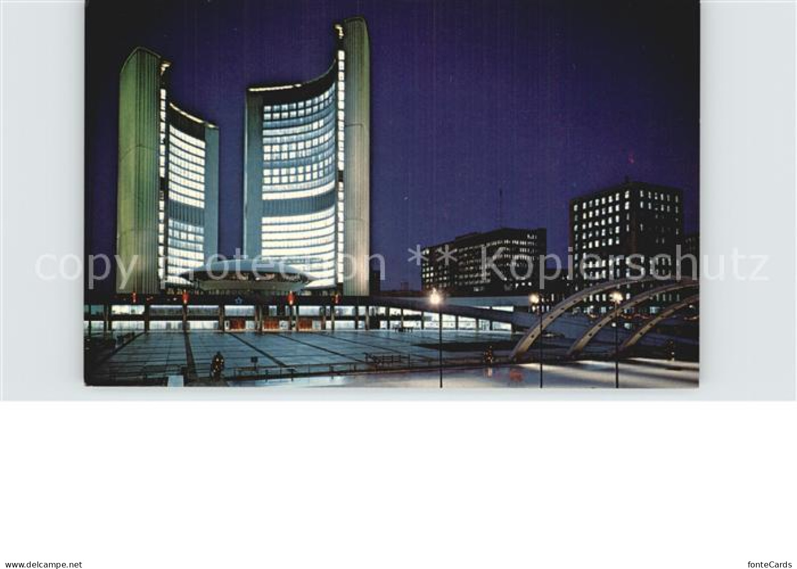 72529502 Toronto Canada Nathan Phillips Square New City Hall At Night  - Non Classés