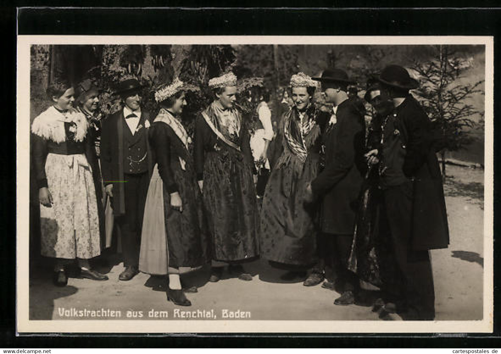 AK Fröhliches Beisammensein In Volkstrachten Aus Dem Renchtal  - Costumes