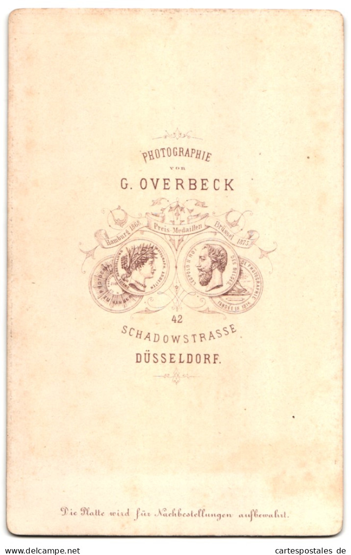 Fotografie G. Overbeck, Düsseldorf, Junge Schauspielerin Im Bühnenkostüm Mit Geflochtenem Zopf  - Célébrités