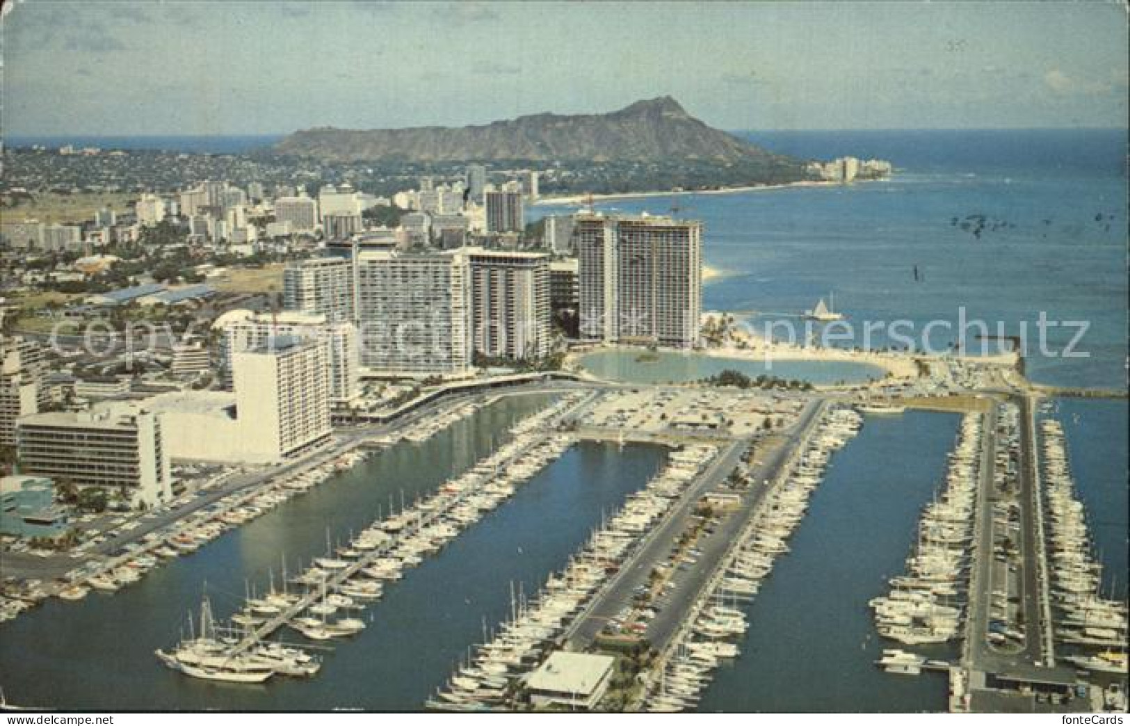 72512511 Waikiki Fliegeraufnahme Yacht Hafen - Andere & Zonder Classificatie