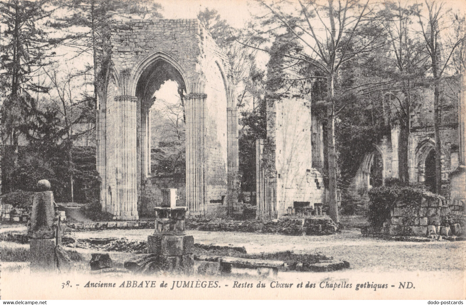 R296445 38. Ancienne Abbaye De Jumieges. Restes Du Choeur Et Des Chapelles Gothi - Monde