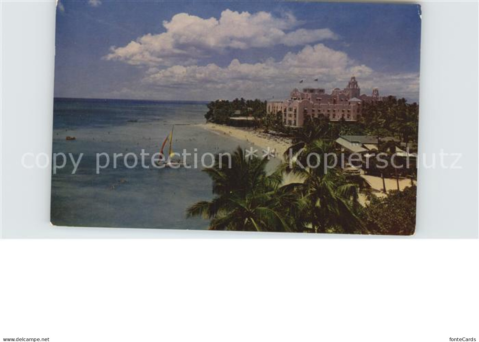 72501756 Waikiki Beach And Royal Hawaiian Hotel - Andere & Zonder Classificatie