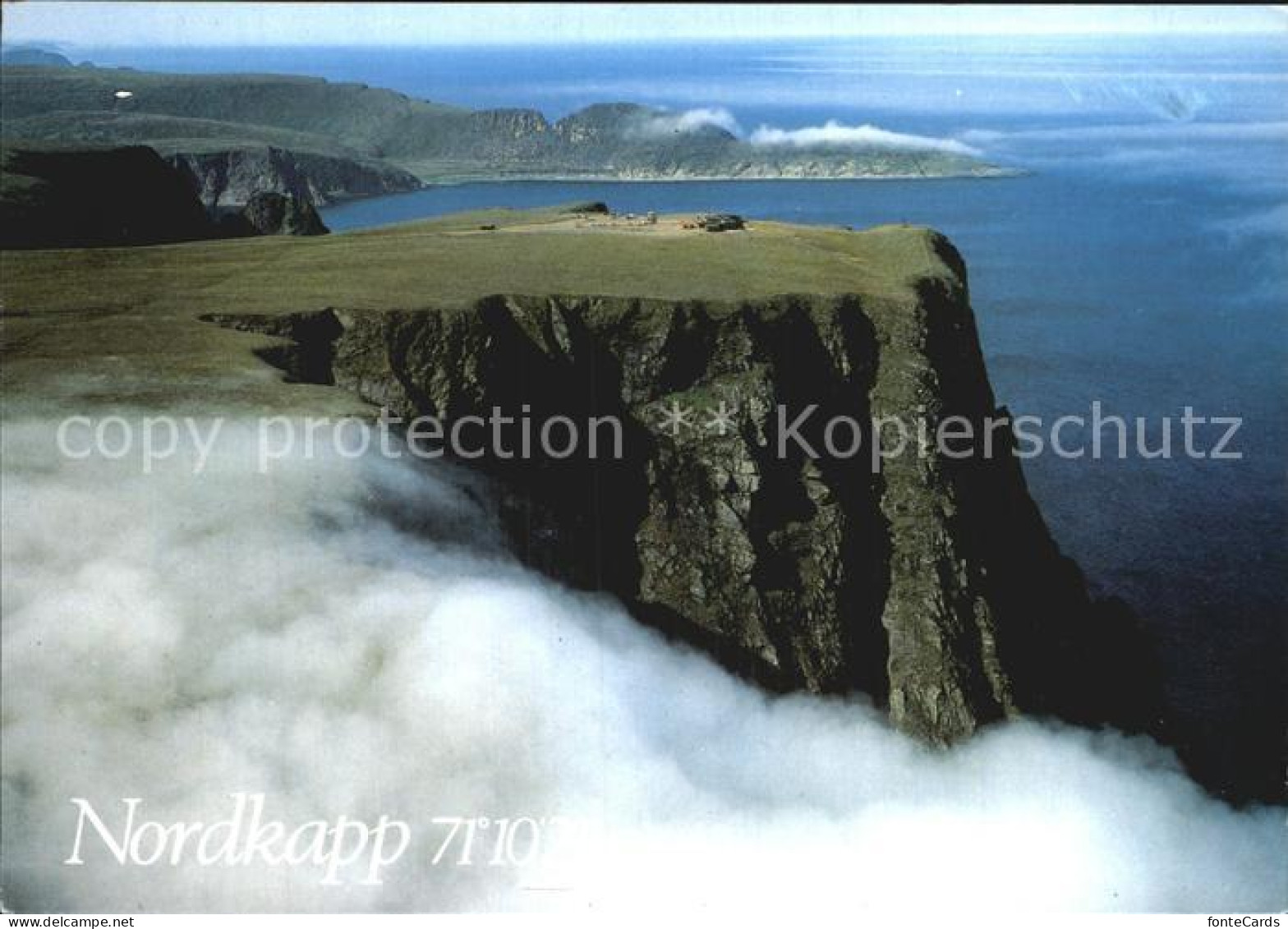 72499266 Nordkapp Nordkap Norge Nebelbank Panorama  - Norway