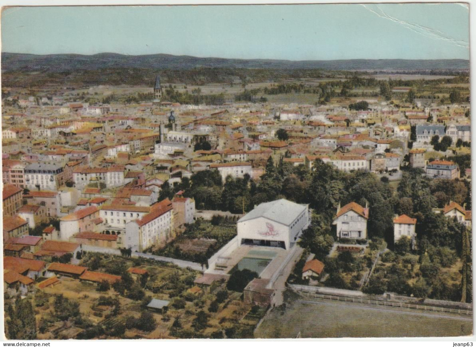 RIOM  259-29 A - Vue Aérienne  Le Gymnase E. Clémentel  Siège De "LA RIOMOISE" Et Sa Piscine (CPM) - Riom