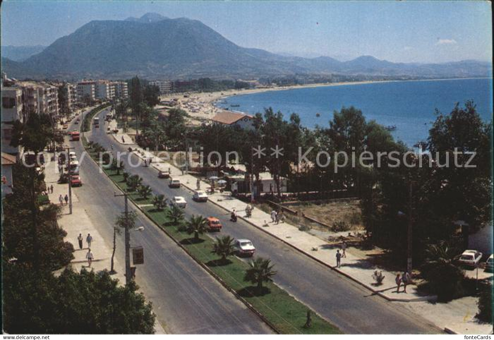 72493667 Alanya Sehirden Bir Goeruenues Uferstrasse Strand Berge  - Turquie