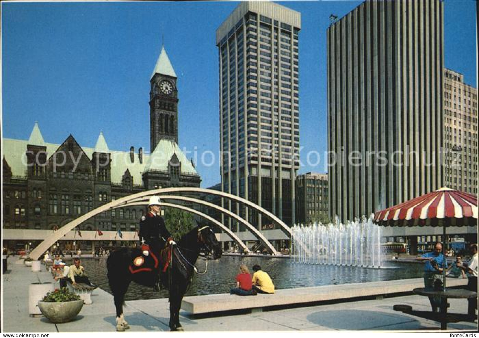 72493435 Toronto Canada Nathan Phillips Square Mounted Police Old City Hall Simp - Non Classés