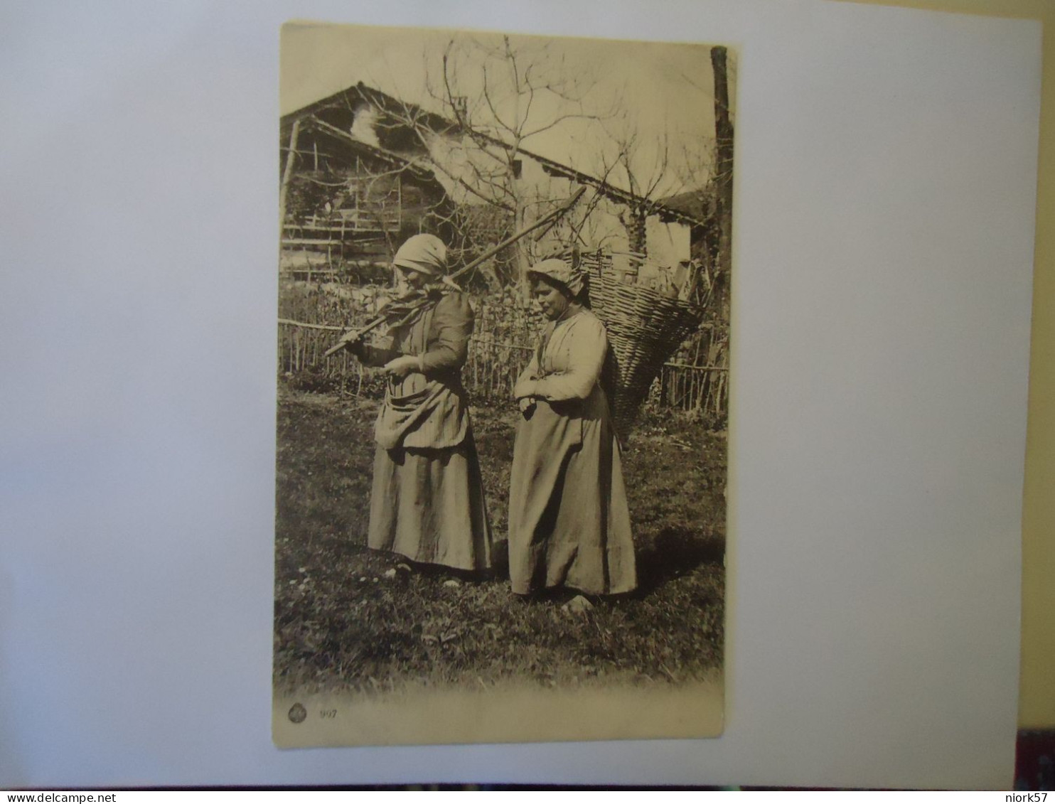 SWITZERLAND   POSTCARDS   ZURICH WOMENΑ  WORKERS IN LAND - Sonstige & Ohne Zuordnung