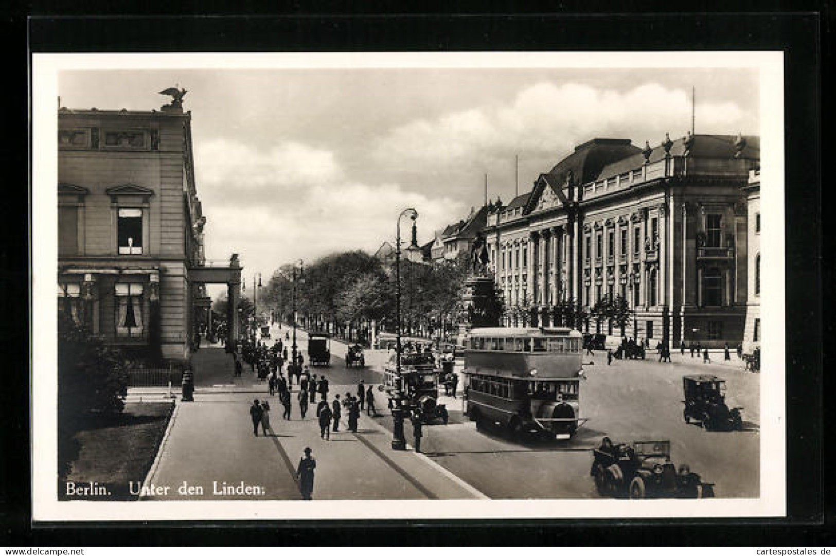 AK Berlin, Strasse Unter Den Linden  - Mitte