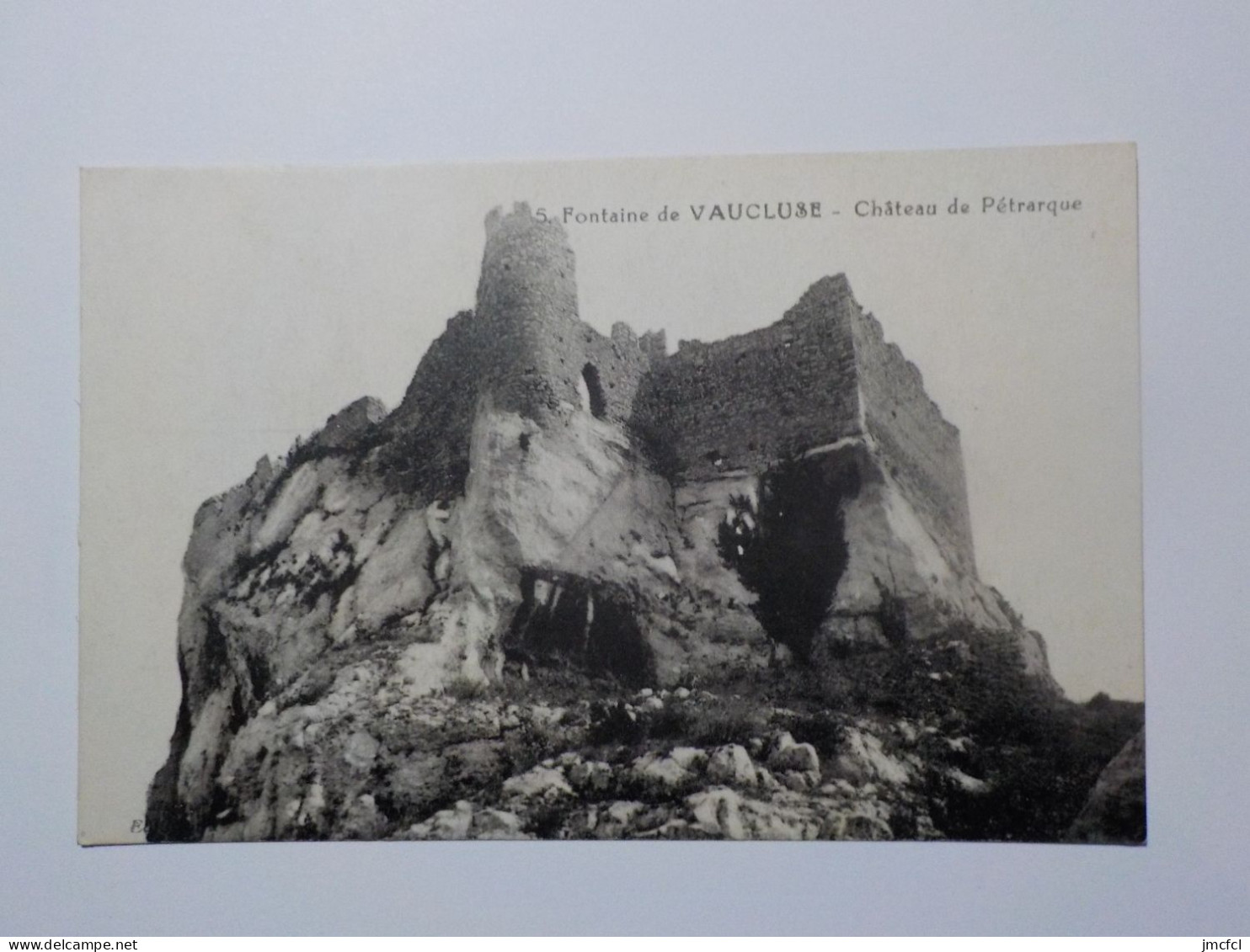 FONTAINE DE VAUCLUSE  Chateau De Pétrarque - Autres & Non Classés