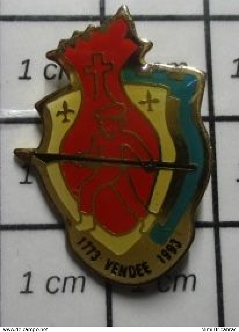 912c Pin's Pins / Beau Et Rare / AUTRES / CHOUaN REBELLE HORS-LA-LOI 1773 (ah Bon ?) 1993 VenDEE - Zeilen