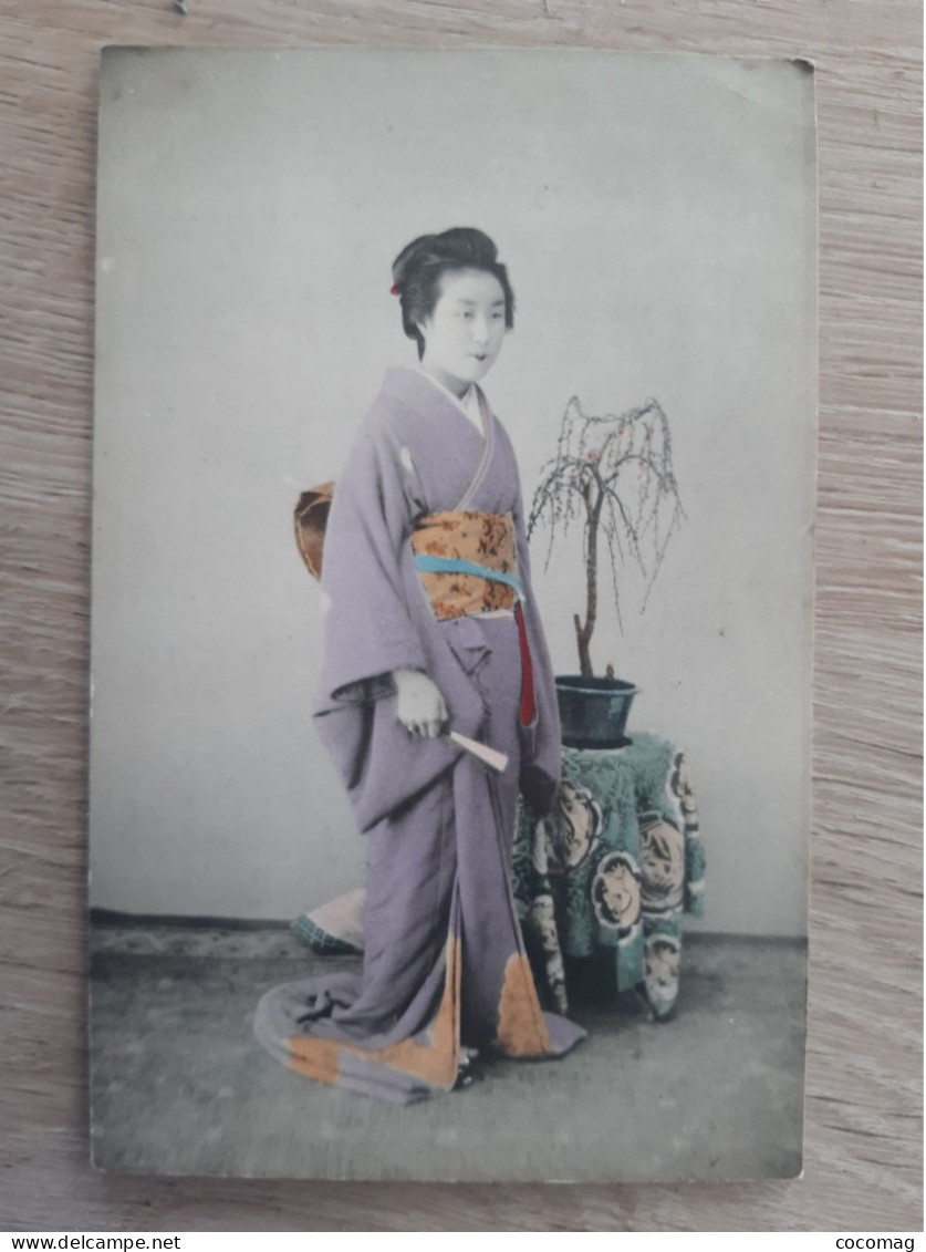 Japon FEMME EN COSTUME TRADITIONNEL  DEBUT 1900 B - Kyoto