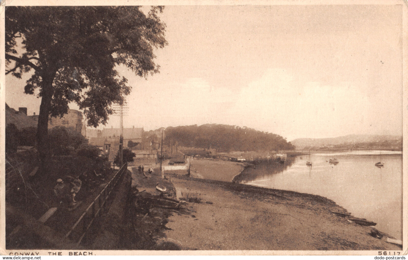 R329228 Conway. The Beach. Photochrom. Postcard. 1926 - Welt