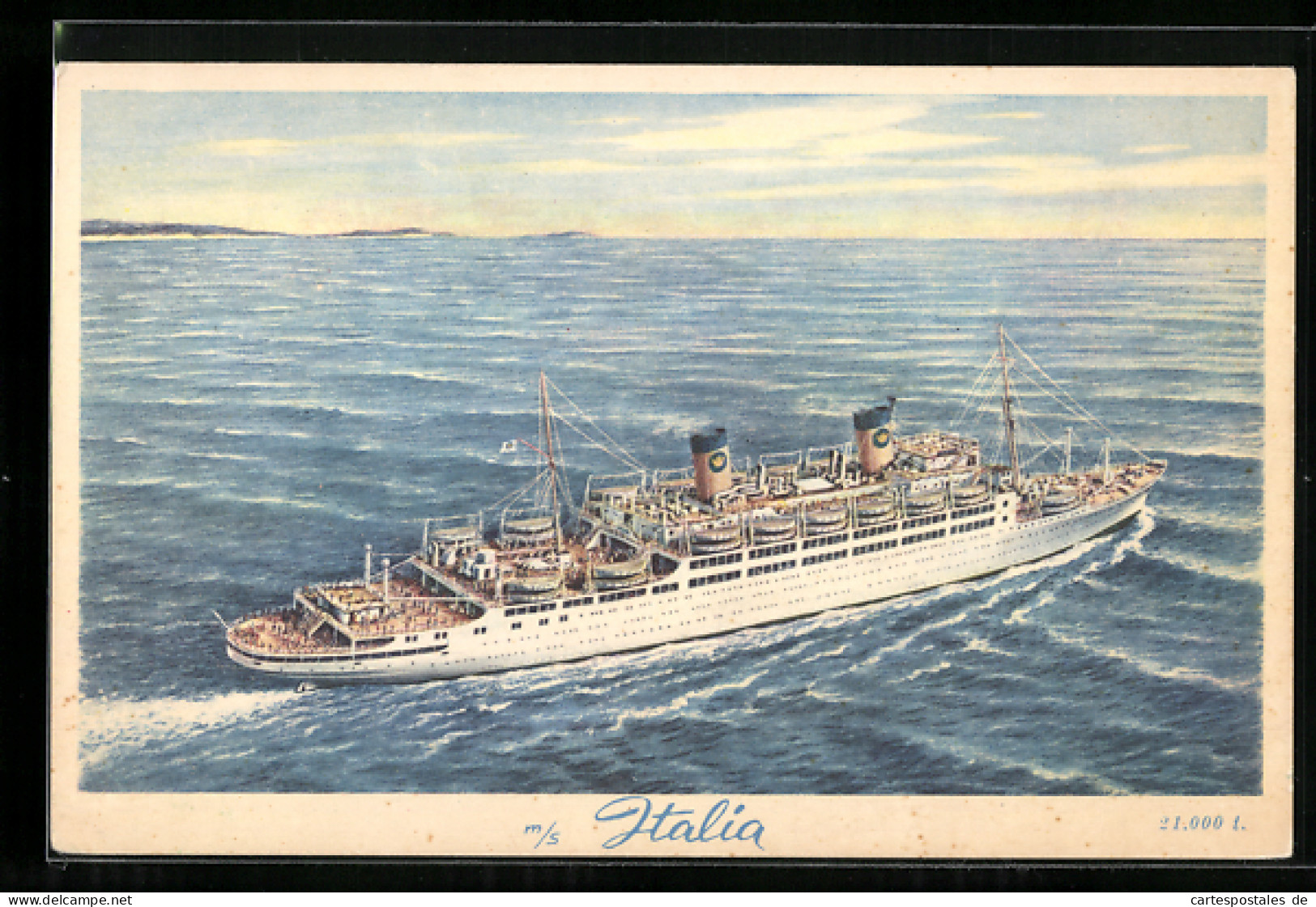 AK Passagierschiff M. S. Italia Vor Der Küste  - Steamers