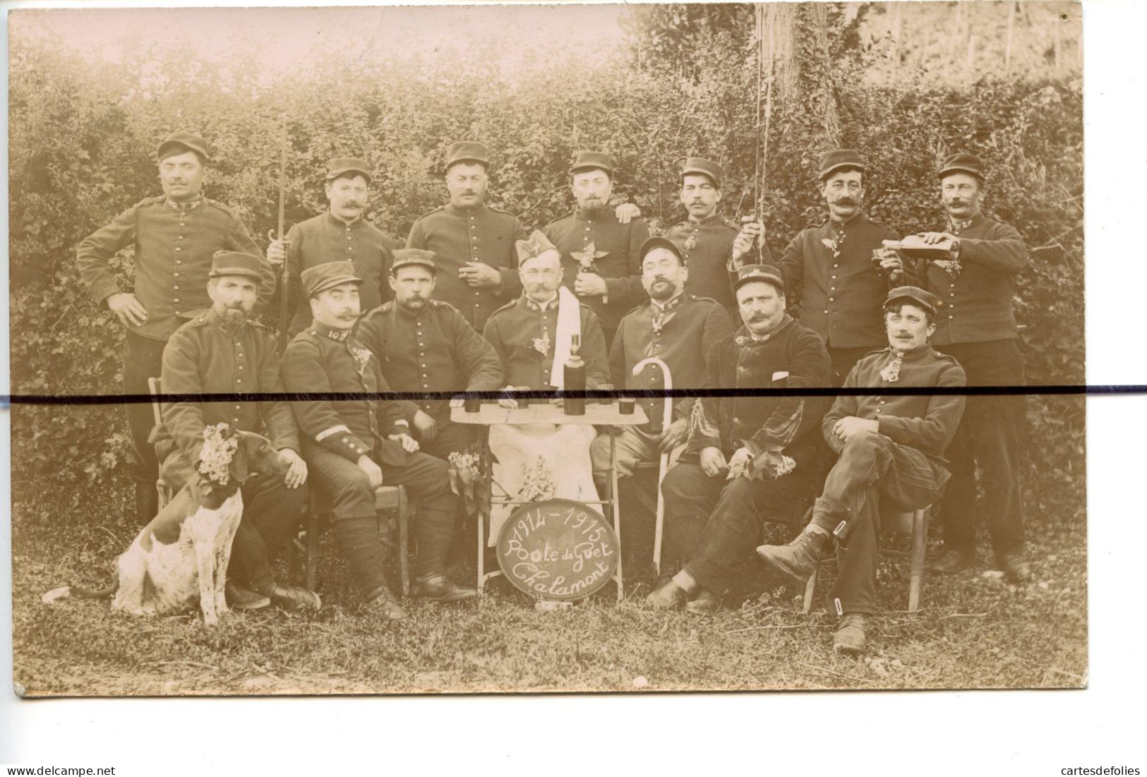 Carte Photo .CPA. Militaire. Chalamont . Soldats Qui Posent Pour La Photo . 17 Mai 1915 - Photographie